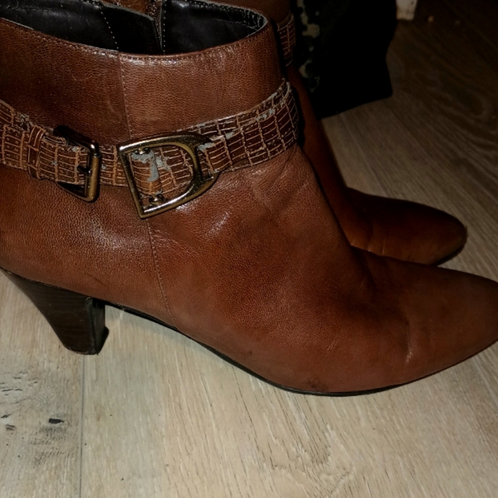 Mandolino Brown booty boots